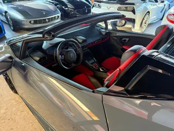 LAMBORGHINI Huracán EVO RWD Spyder