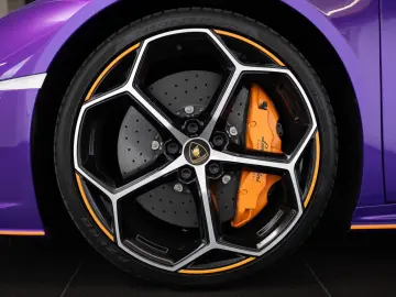 Lamborghini Huracán EVO Spyder Lift Viola Pasifae