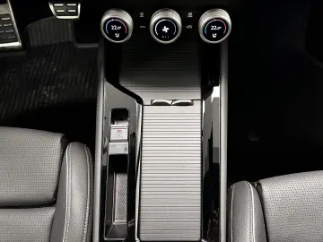 SKODA Superb 2.0 TSI DSG 4x4 HU DAB LED NAVI