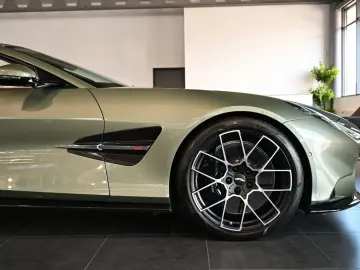 ASTON MARTIN Vanquish Volante California Sage   UPE 526.470€
