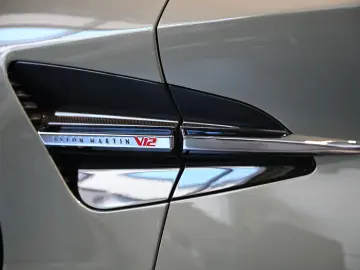ASTON MARTIN Vanquish Volante California Sage   UPE 526.470€