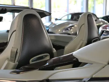 ASTON MARTIN Vanquish Volante California Sage   UPE 526.470€