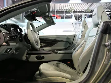 ASTON MARTIN Vanquish Volante California Sage   UPE 526.470€