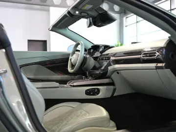 ASTON MARTIN Vanquish Volante California Sage   UPE 526.470€