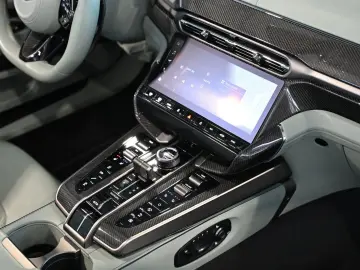 ASTON MARTIN Vanquish Volante California Sage   UPE 526.470€