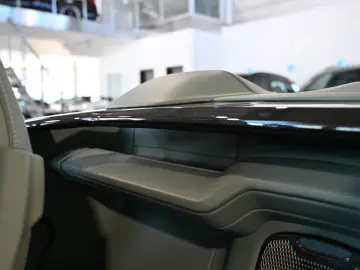 ASTON MARTIN Vanquish Volante California Sage   UPE 526.470€