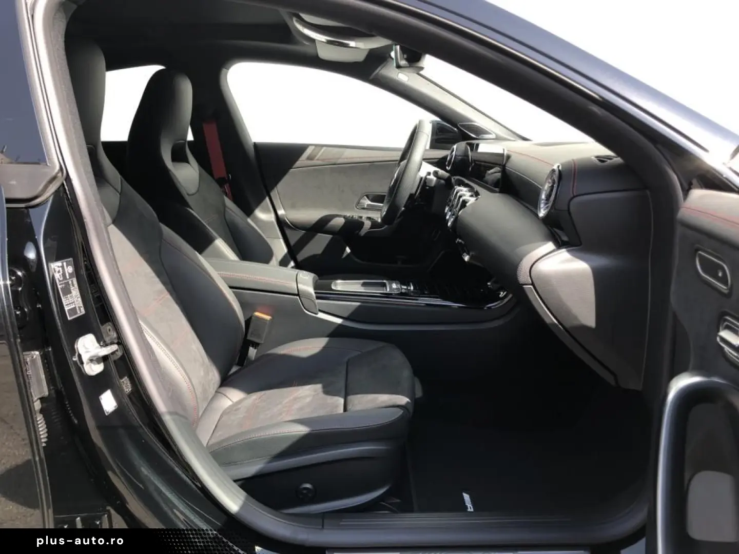 MERCEDES-BENZ AMG CLA 35 4MATIC Coupe  19Z Night Pano