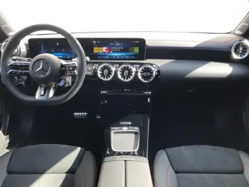 MERCEDES-BENZ AMG CLA 35 4MATIC Coupe  19Z Night Pano