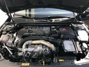 MERCEDES-BENZ AMG CLA 35 4MATIC Coupe  19Z Night Pano