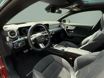 MERCEDES-BENZ CLA 220 d AMG NIGHT DISTR PANO BURM 36…