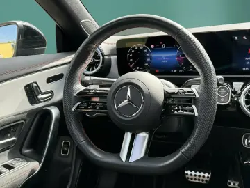 MERCEDES-BENZ CLA 220 d AMG NIGHT DISTR PANO BURM 36…