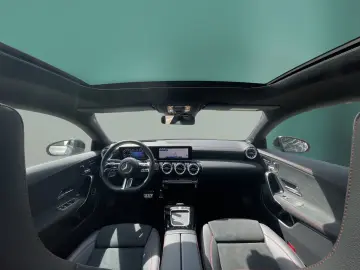 MERCEDES-BENZ CLA 220 d AMG NIGHT 19  DISTR PANO HUD…