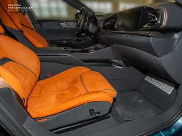 FERRARI Purosangue TAILOR MADE FULL CARBON