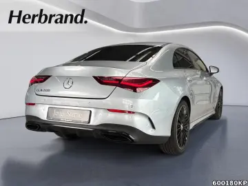 MERCEDES-BENZ CLA 200 AMG Pano Distronic Night Kamer…