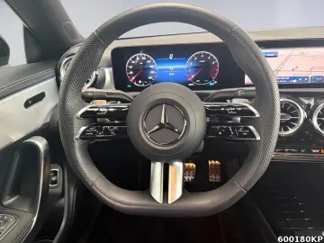 MERCEDES-BENZ CLA 200 AMG Pano Distronic Night Kamer…