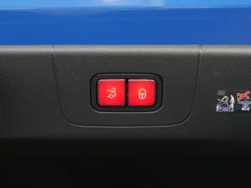 MERCEDES-BENZ CLA 350 4M EQ AMG-Sport Pano HUD MLB B…
