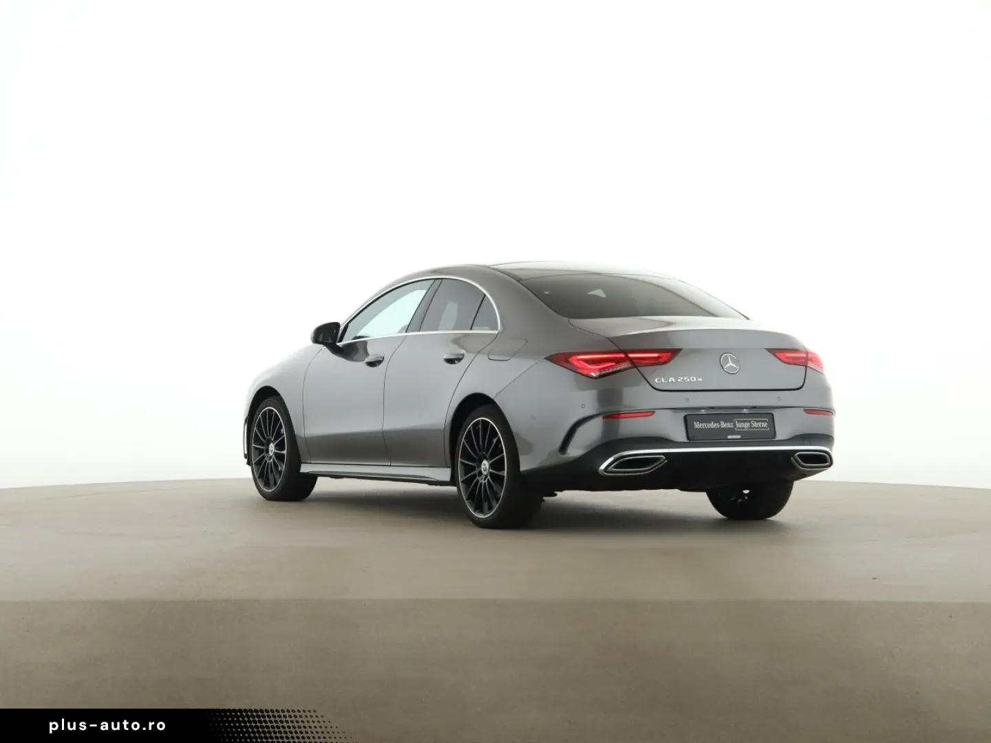 MERCEDES-BENZ CLA 250 e AMG MBUX Pano Distronic Kamera LED