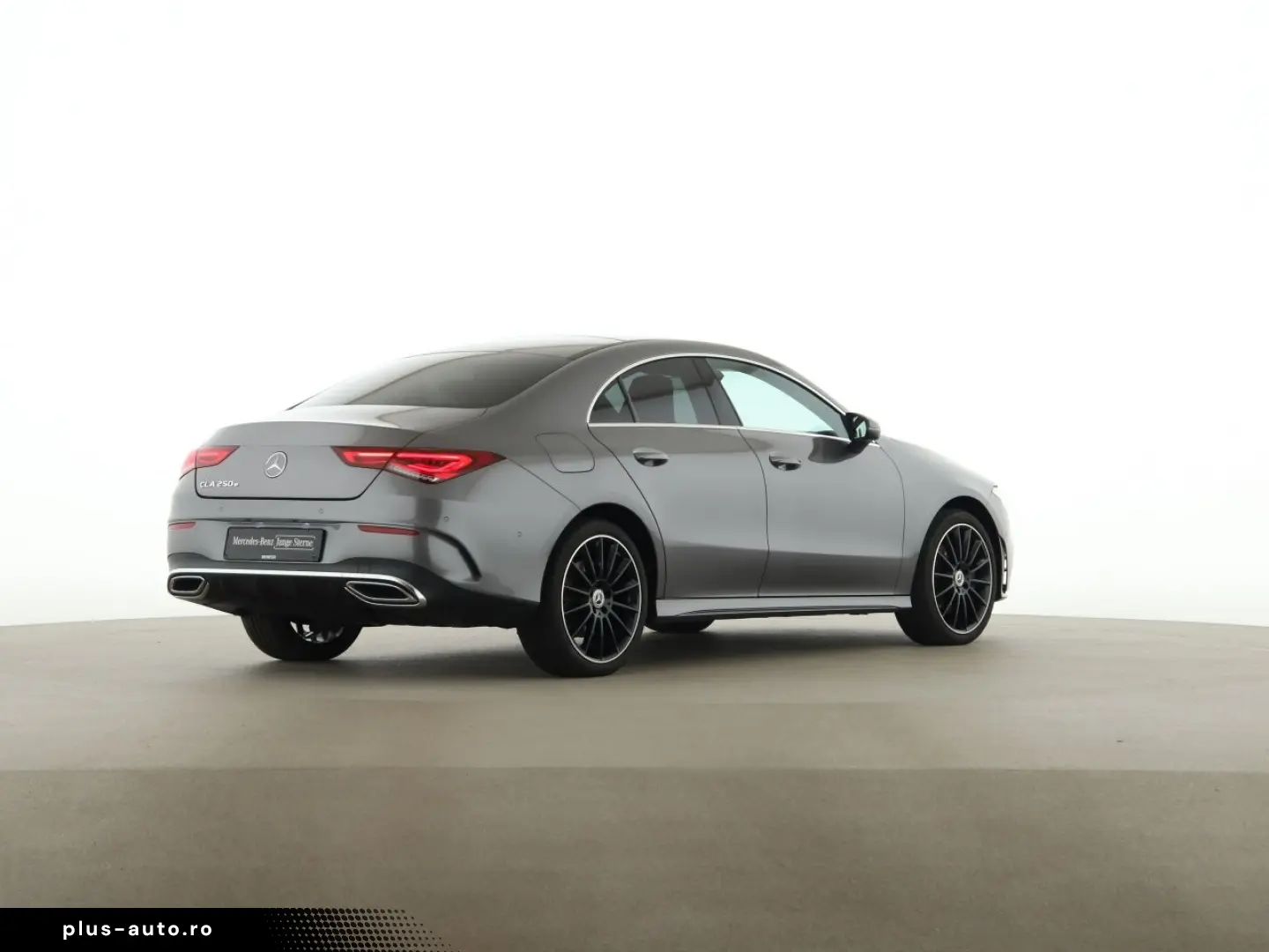 MERCEDES-BENZ CLA 250 e AMG MBUX Pano Distronic Kamera LED