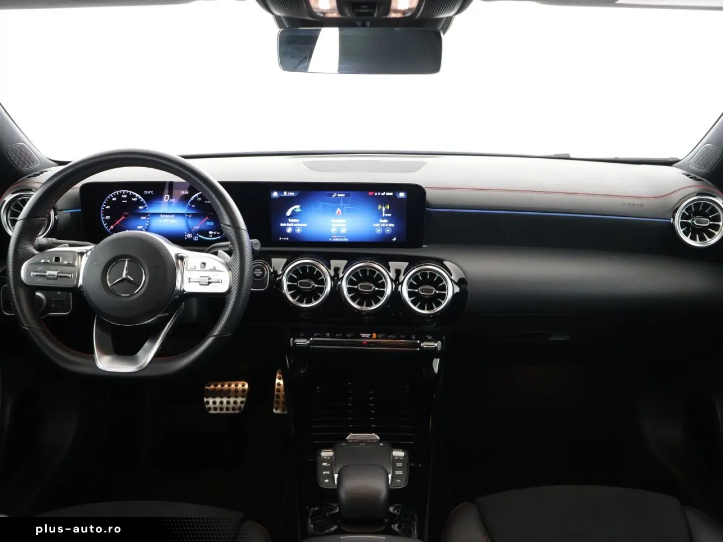 MERCEDES-BENZ CLA 250 e AMG MBUX Pano Distronic Kamera LED