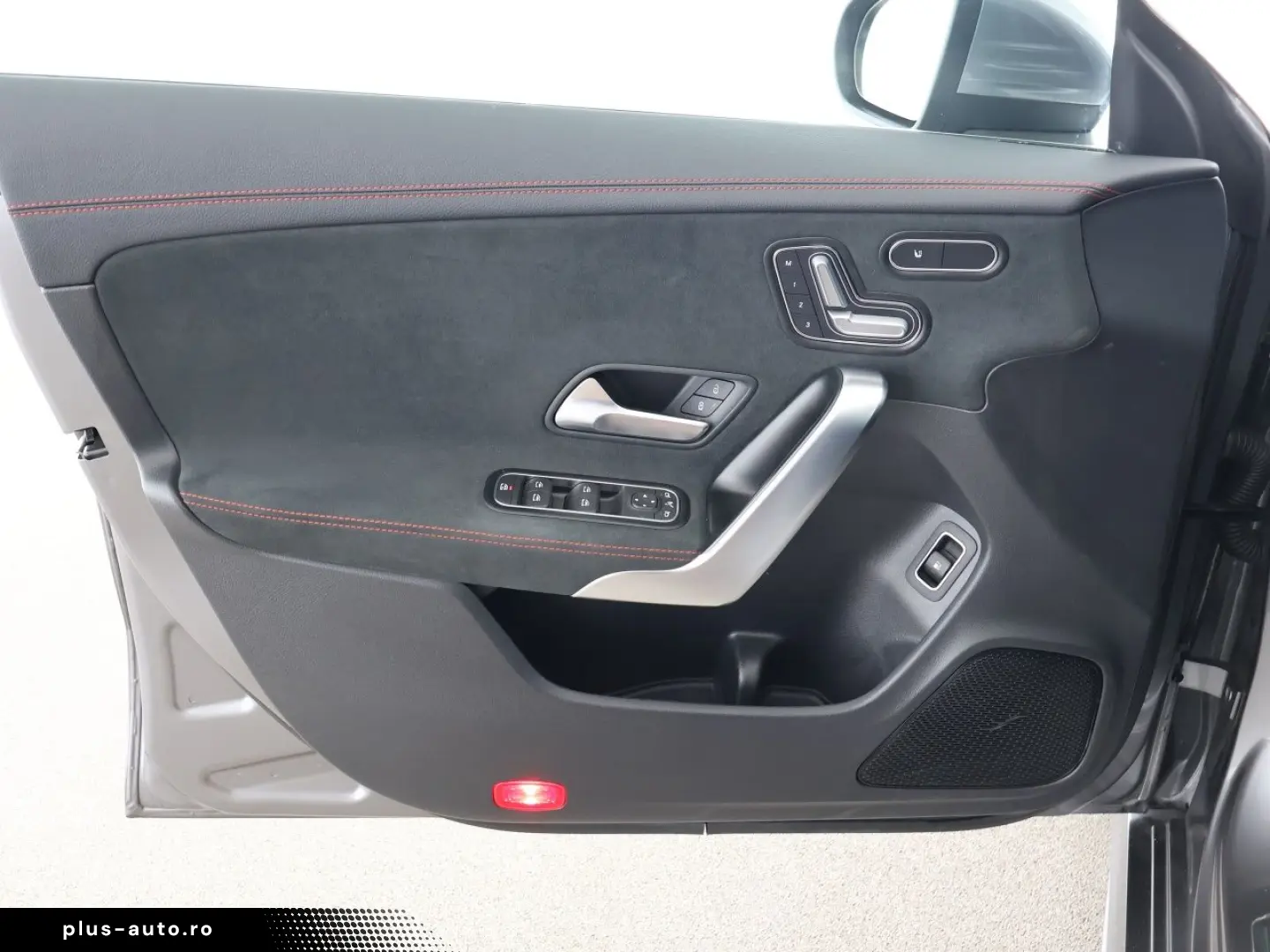 MERCEDES-BENZ CLA 250 e AMG MBUX Pano Distronic Kamera LED