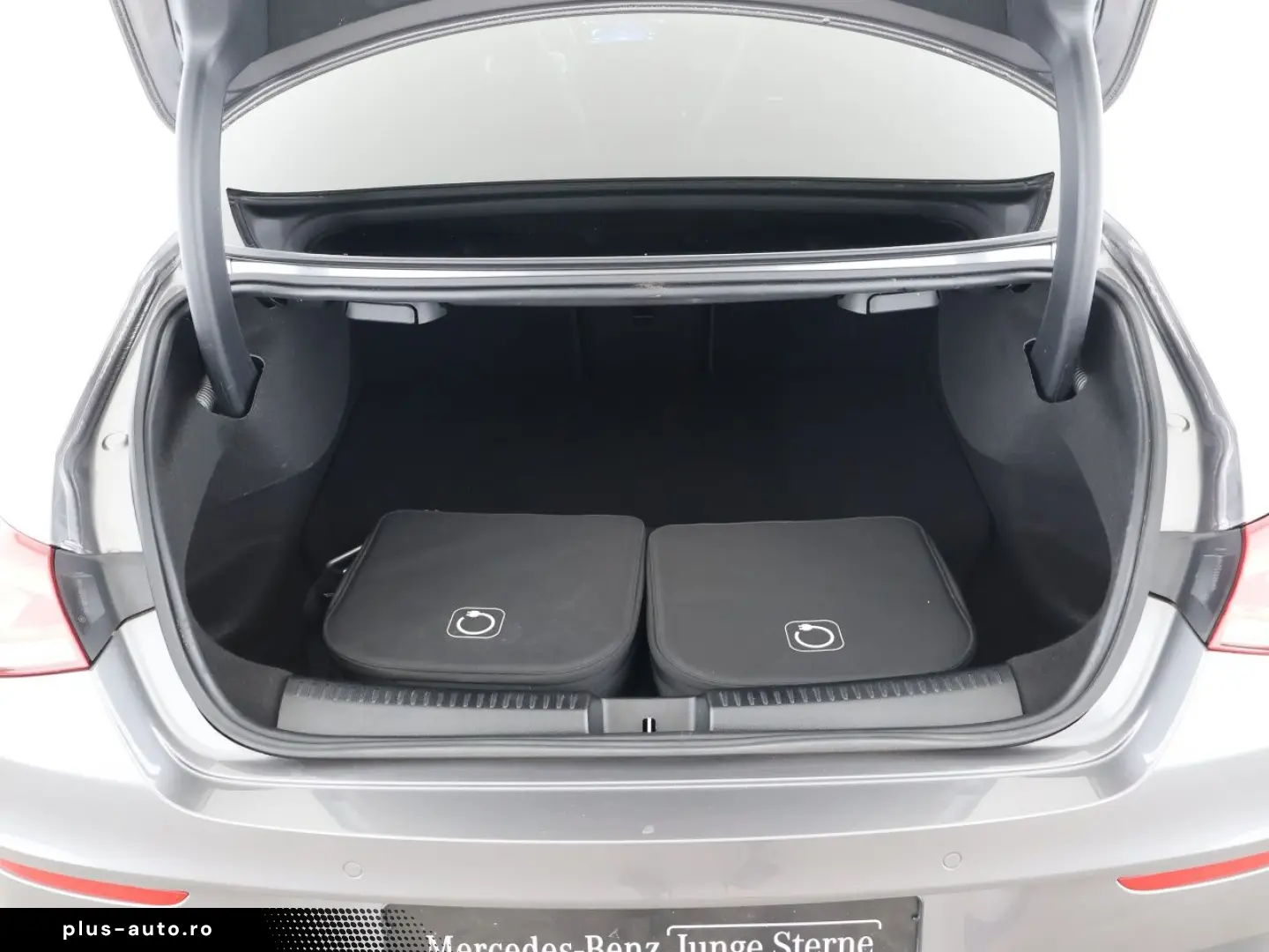 MERCEDES-BENZ CLA 250 e AMG MBUX Pano Distronic Kamera LED