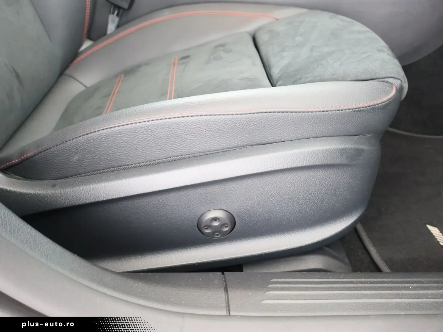 MERCEDES-BENZ CLA 250 e AMG MBUX Pano Distronic Kamera LED