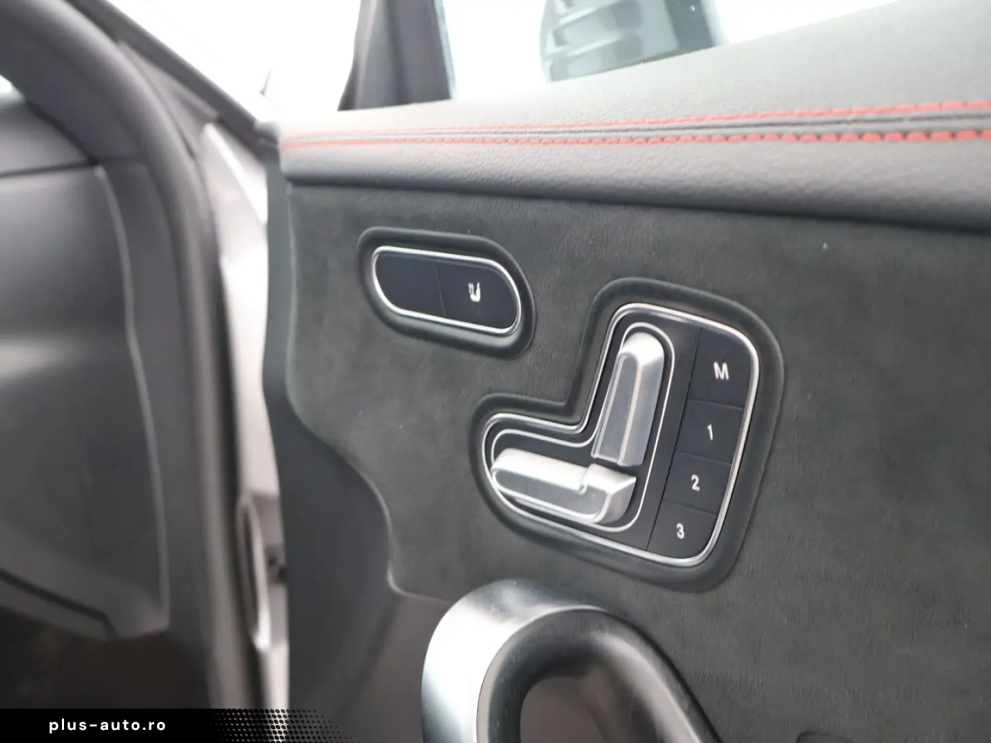 MERCEDES-BENZ CLA 250 e AMG MBUX Pano Distronic Kamera LED