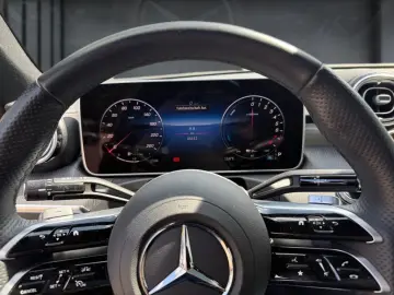 MERCEDES-BENZ CLE 300 e AMG NIGHT PANO AHK BURMESTER MEMORY