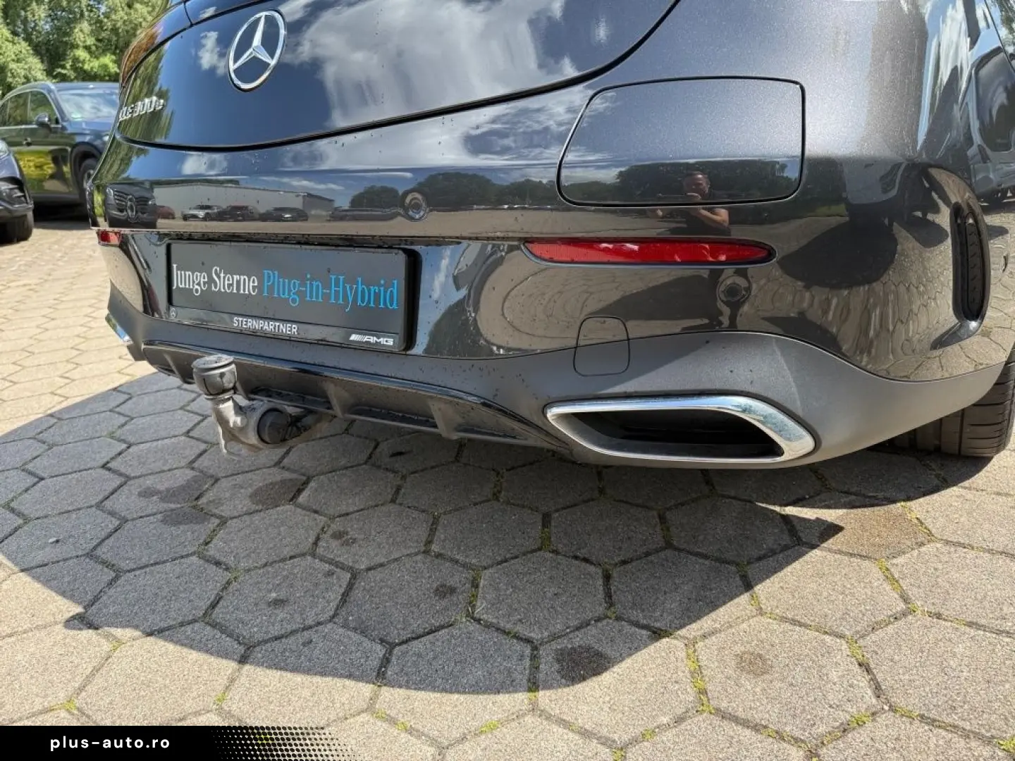 MERCEDES-BENZ CLE 300 e AMG NIGHT PANO AHK BURMESTER MEMORY