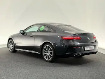 MERCEDES-BENZ E300d Coupe 4M. AMG LINE 360 -PANO-LED…