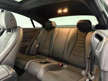 MERCEDES-BENZ E300d Coupe 4M. AMG LINE 360 -PANO-LED…