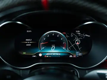 MERCEDES-BENZ C 63S AMG Performance Burmester Carbon…