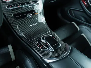 MERCEDES-BENZ C 63S AMG Performance Burmester Carbon…