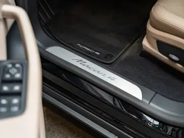 Porsche Macan 4