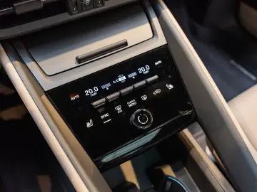 Porsche Macan 4