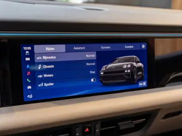Porsche Macan 4