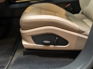 Porsche Macan 4