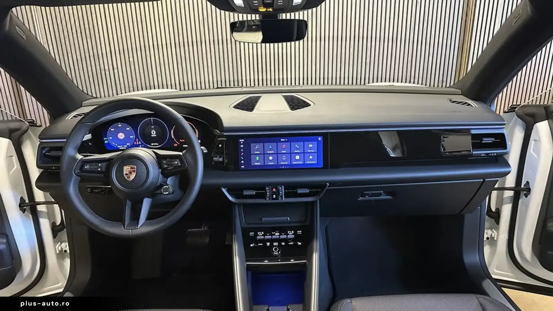 Porsche Macan Pano