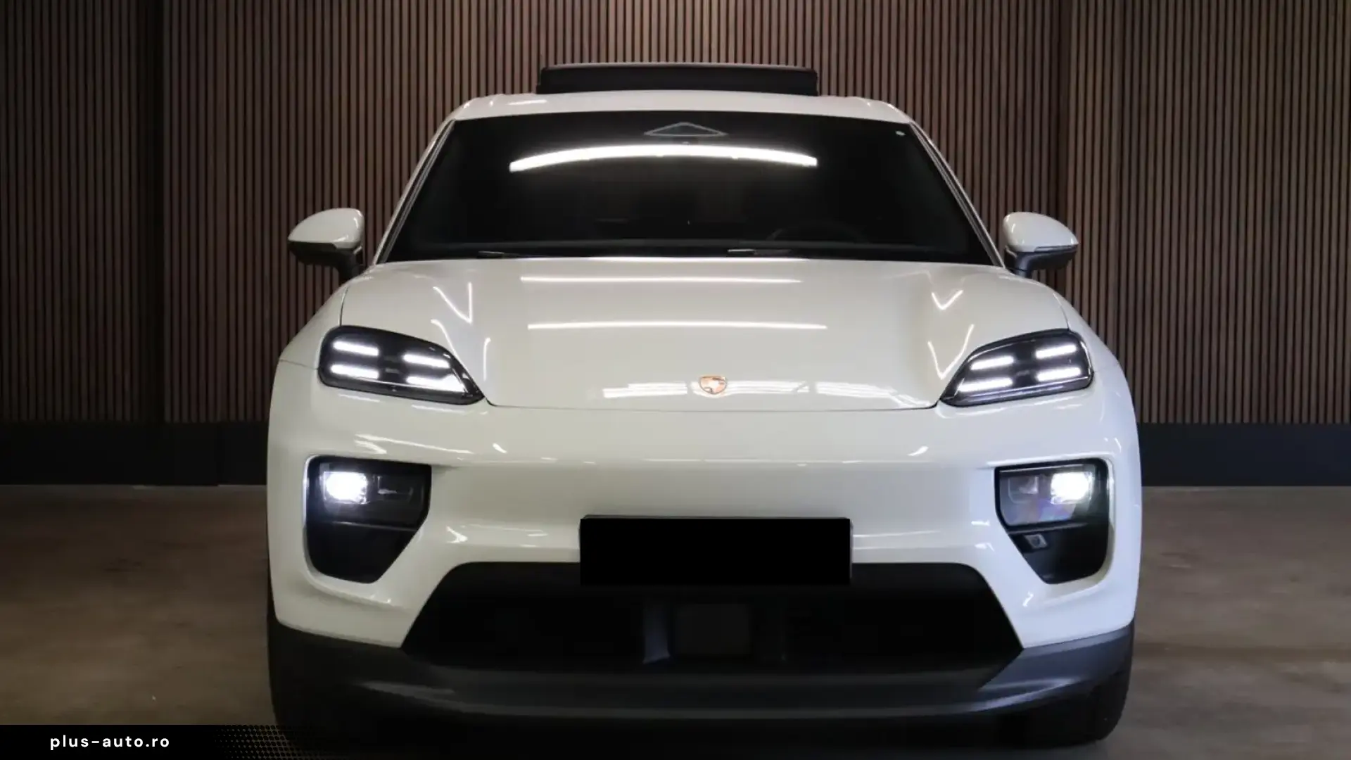 Porsche Macan Pano