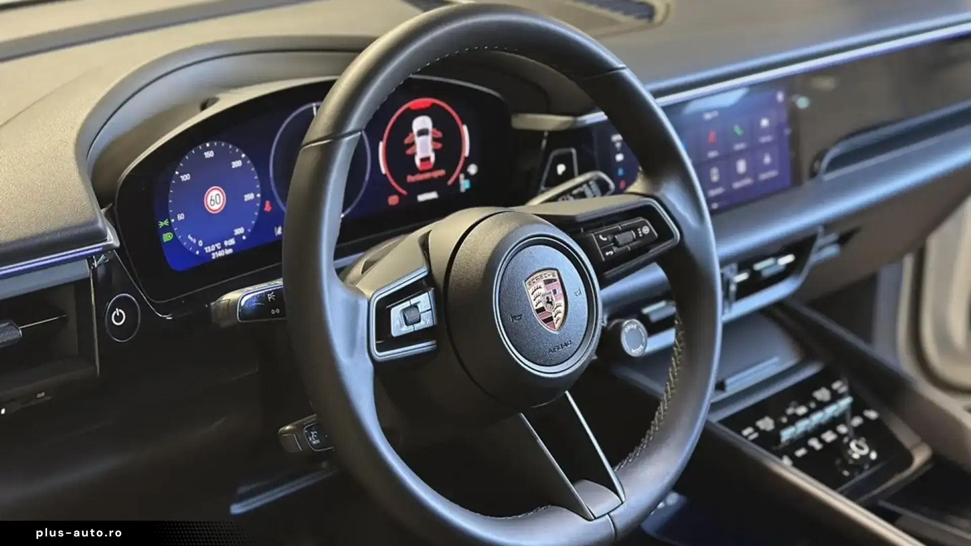 Porsche Macan Pano