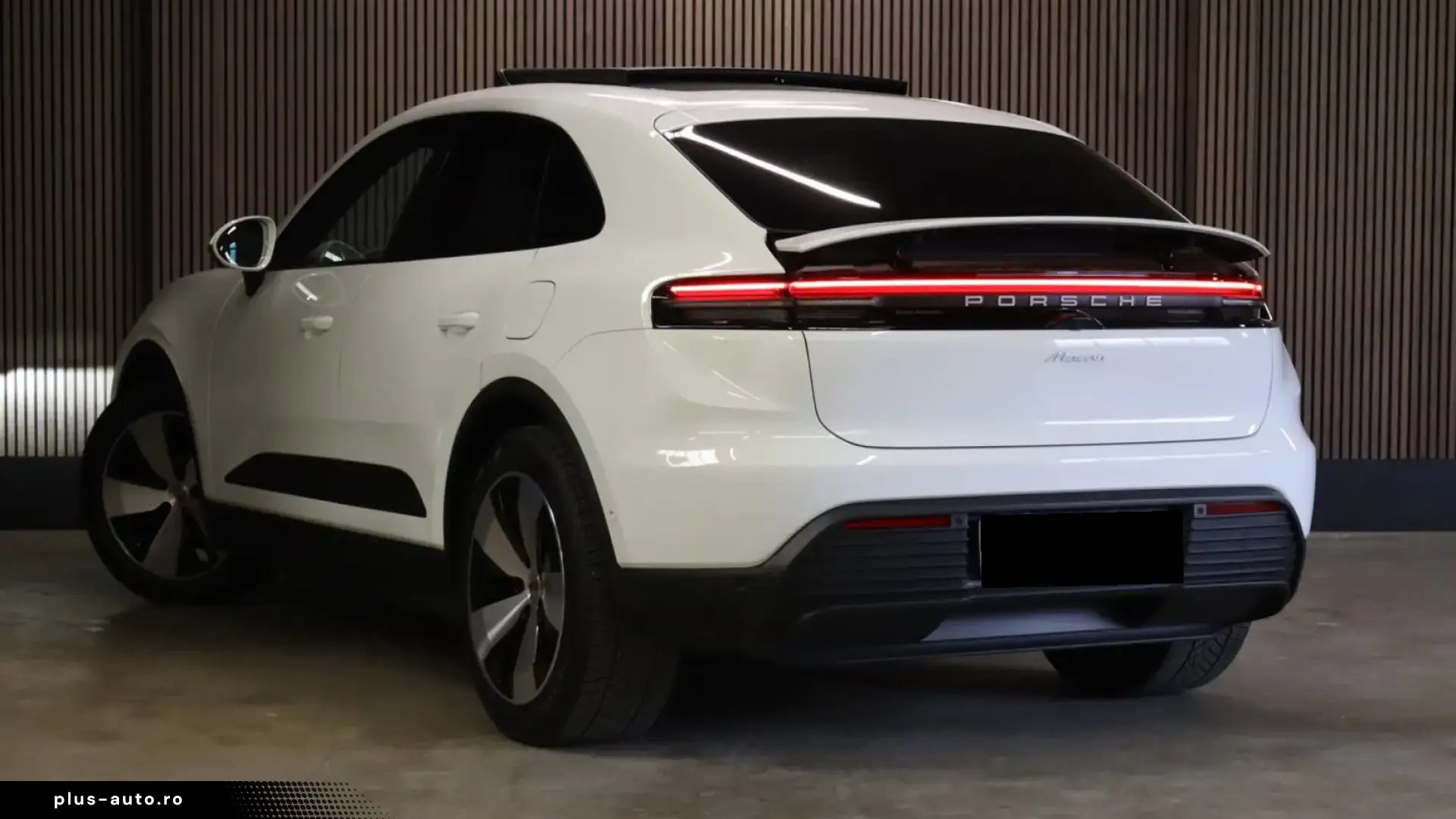 Porsche Macan Pano