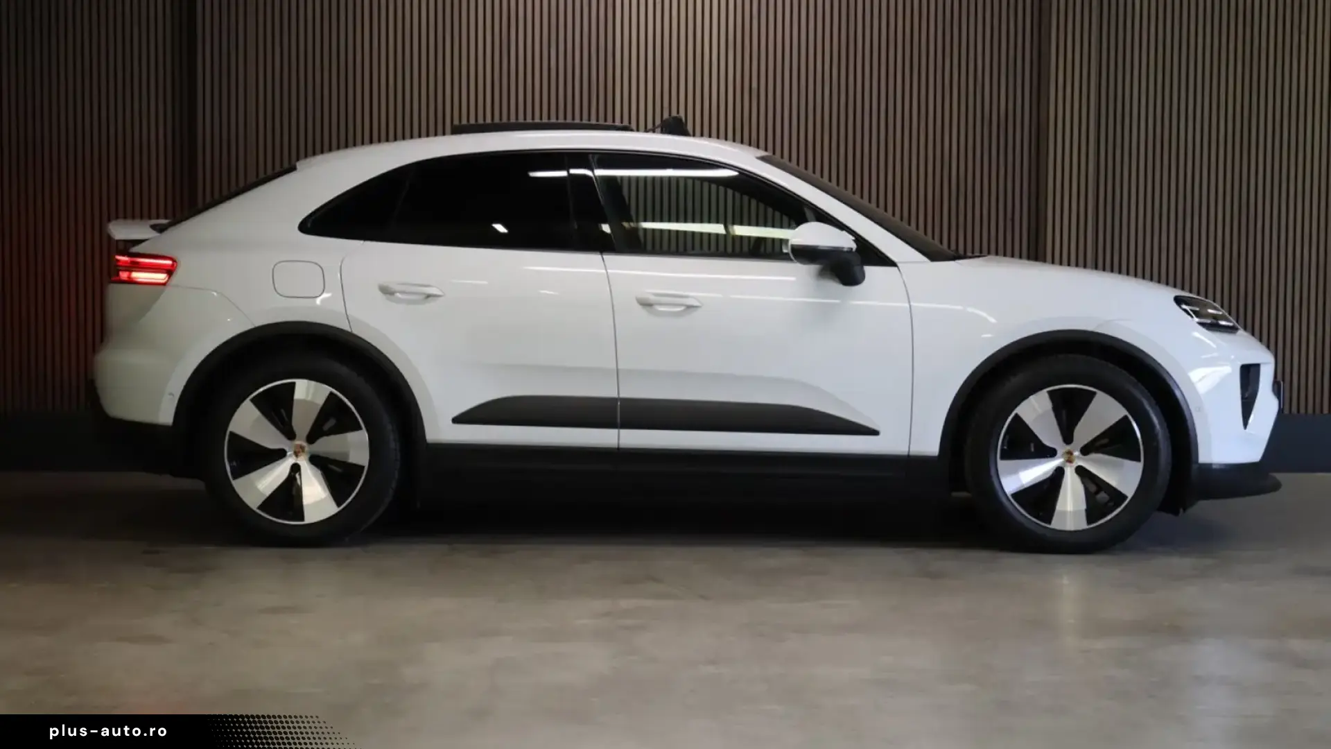 Porsche Macan Pano