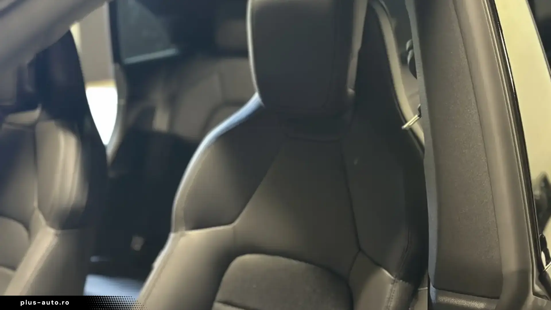 Porsche Macan Pano