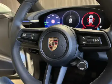 Porsche Macan Pano
