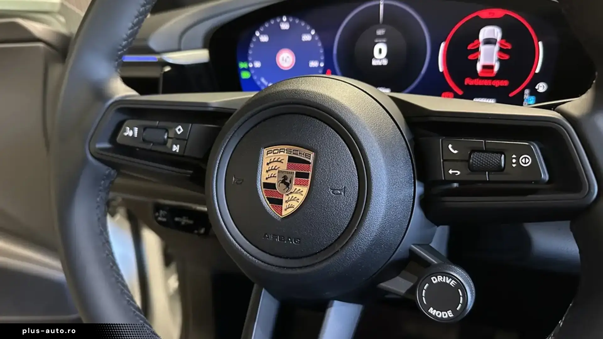 Porsche Macan Pano