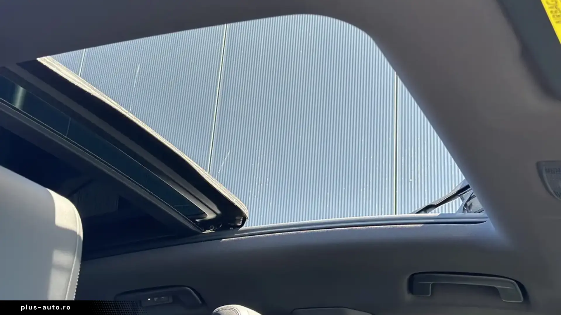 Porsche Macan Pano