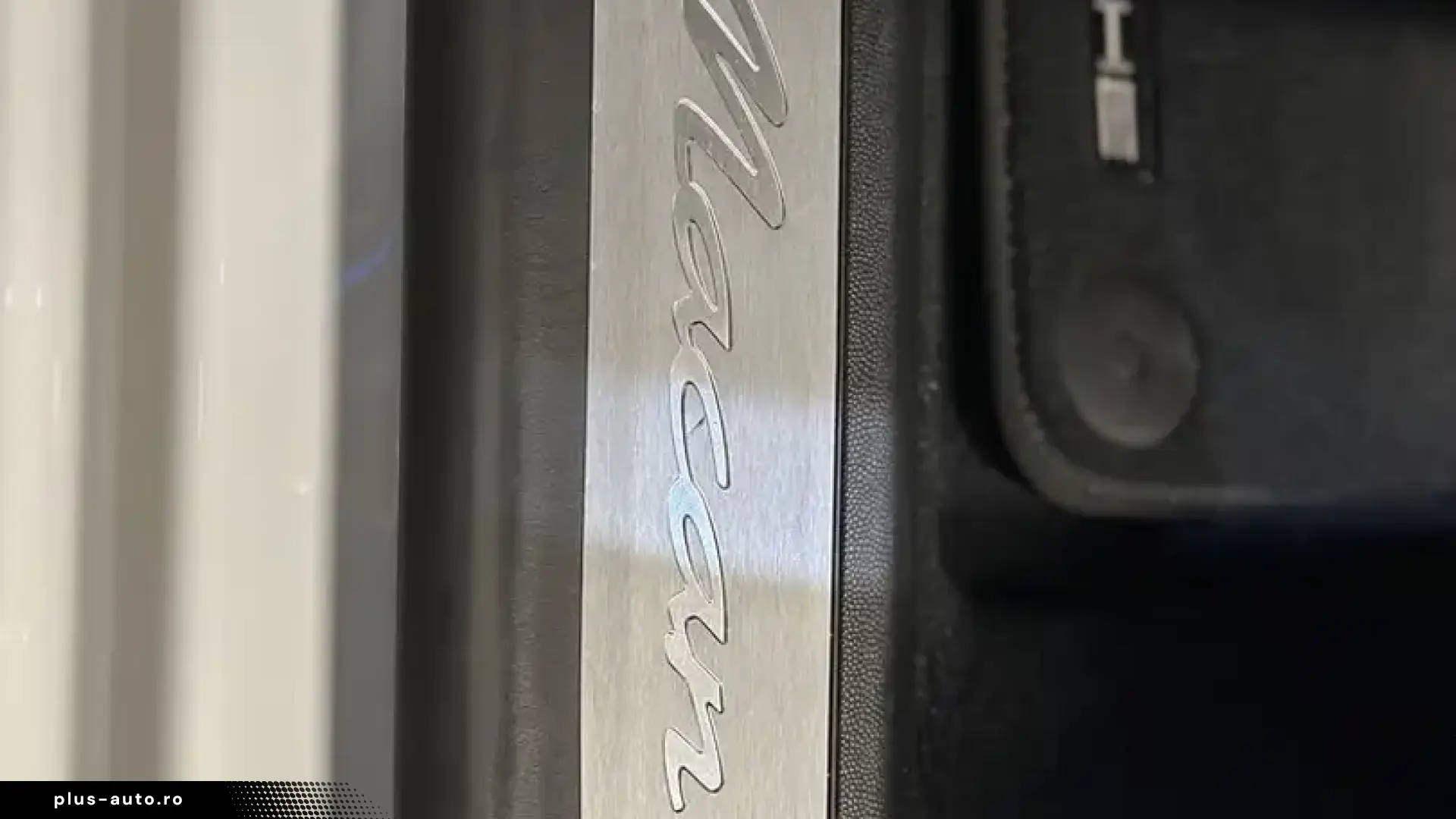 Porsche Macan Pano