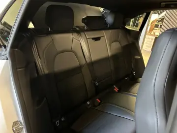 Porsche Macan Pano