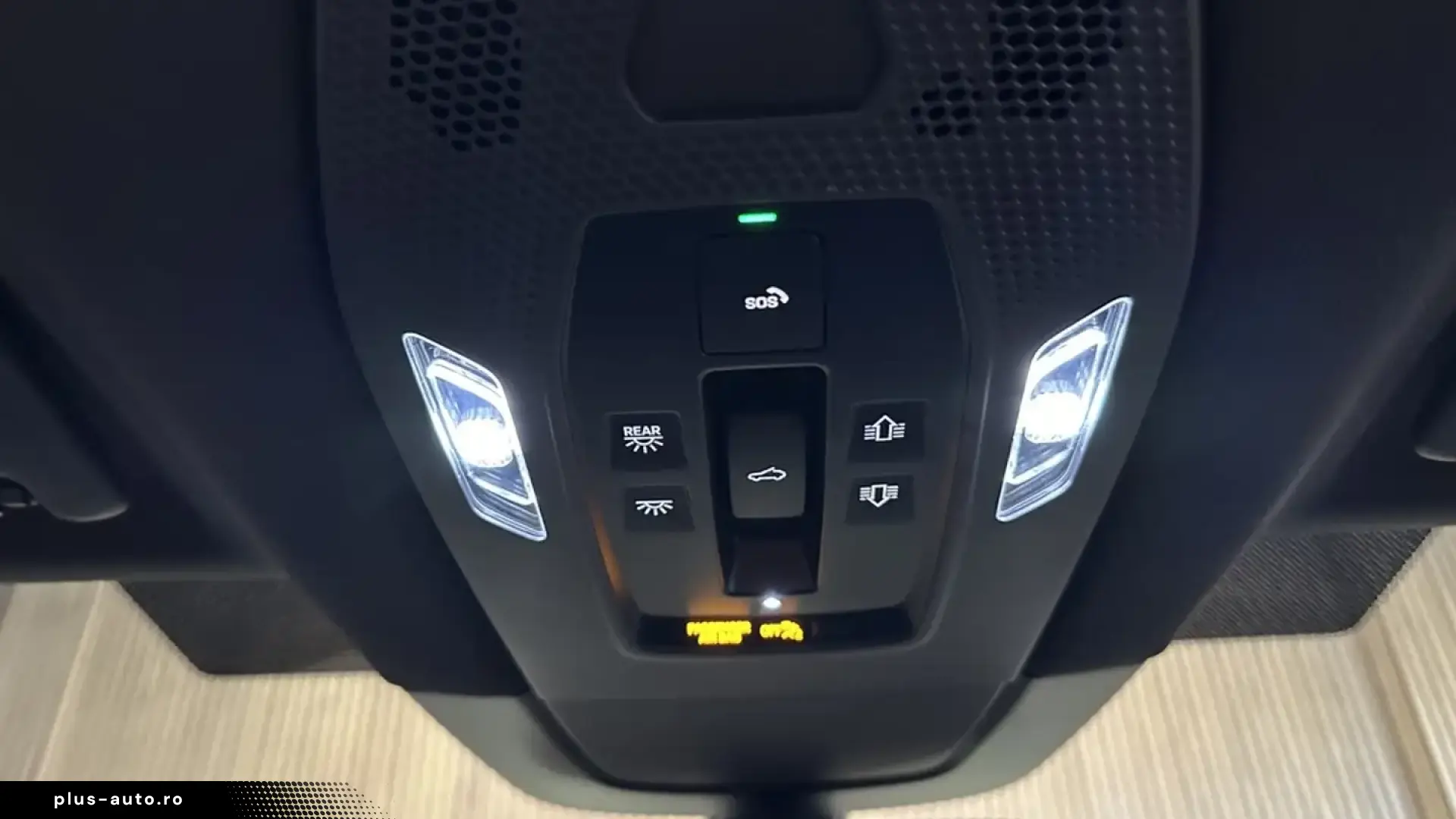 Porsche Macan Pano