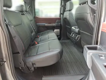 FORD F-150 5 0L Ti-VCT V8 SuperCrew Lariat FX4 EU